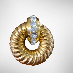 Gold Tone door knocker style pin/brooch. Vintage Coro brand